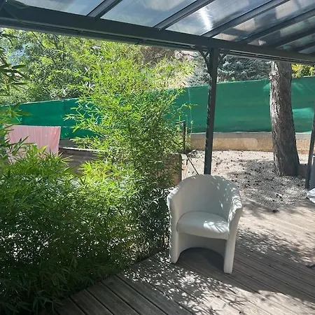 Le Bethanie Apartment